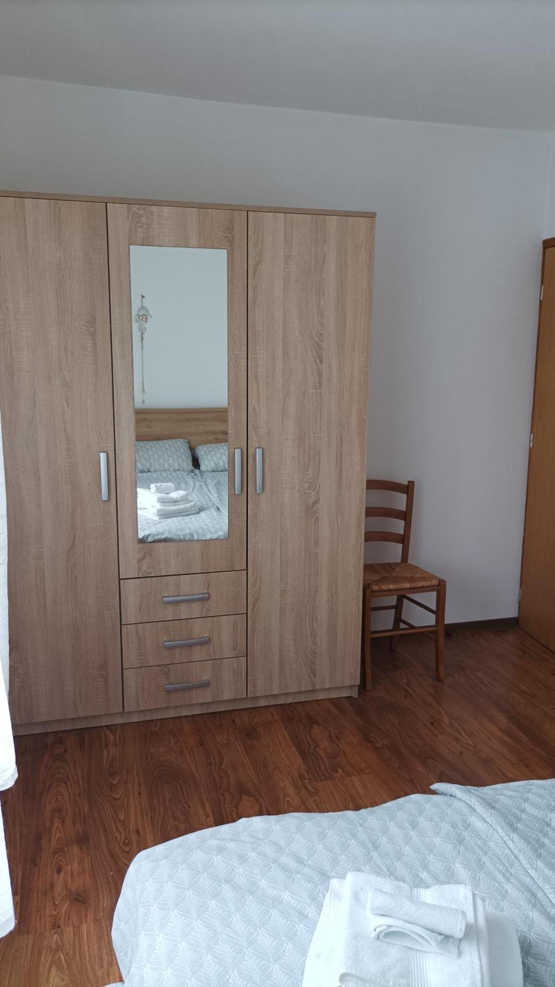 Apartment Oreskovic Krk Town Exterior photo