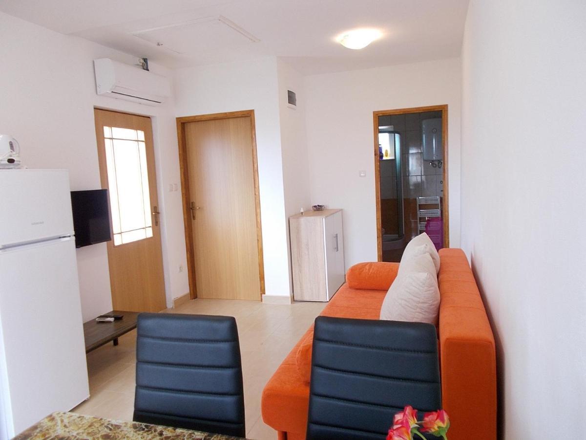 Apartment Oreskovic Krk Town Exterior photo