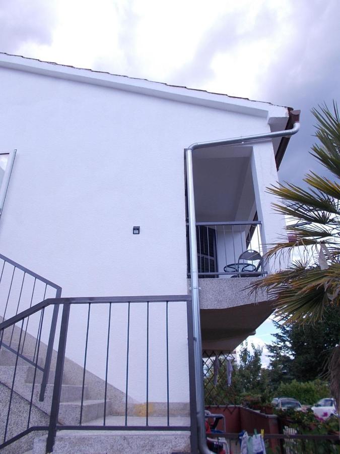 Apartment Oreskovic Krk Town Exterior photo