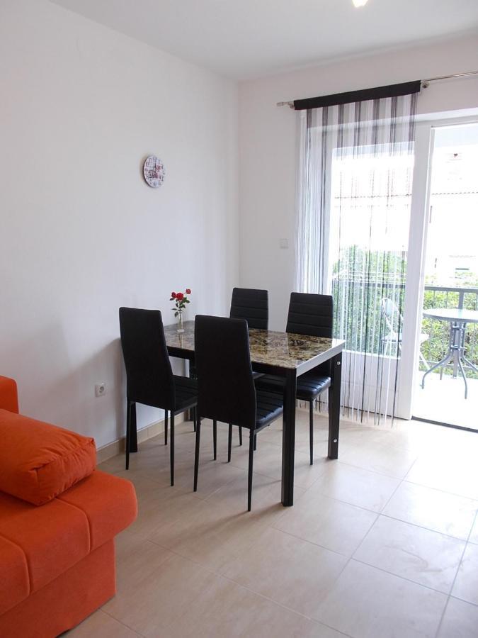 Apartment Oreskovic Krk Town Exterior photo