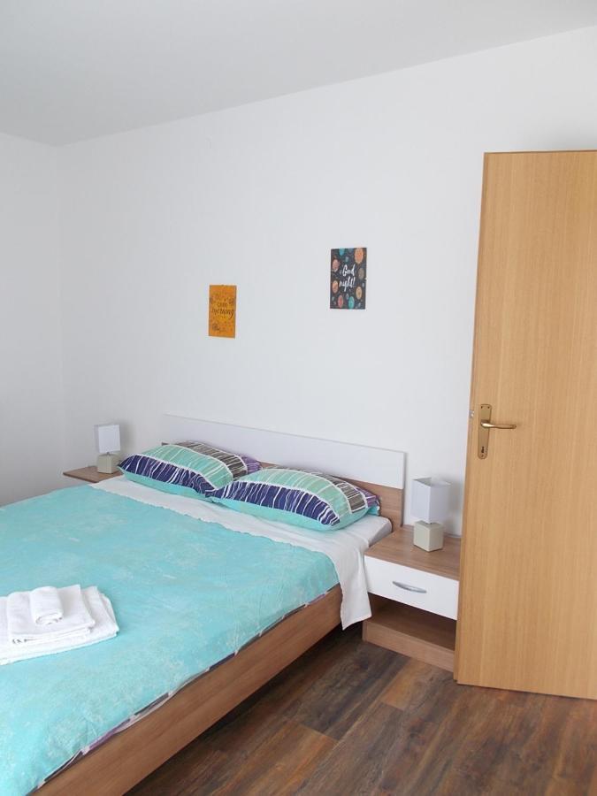 Apartment Oreskovic Krk Town Exterior photo