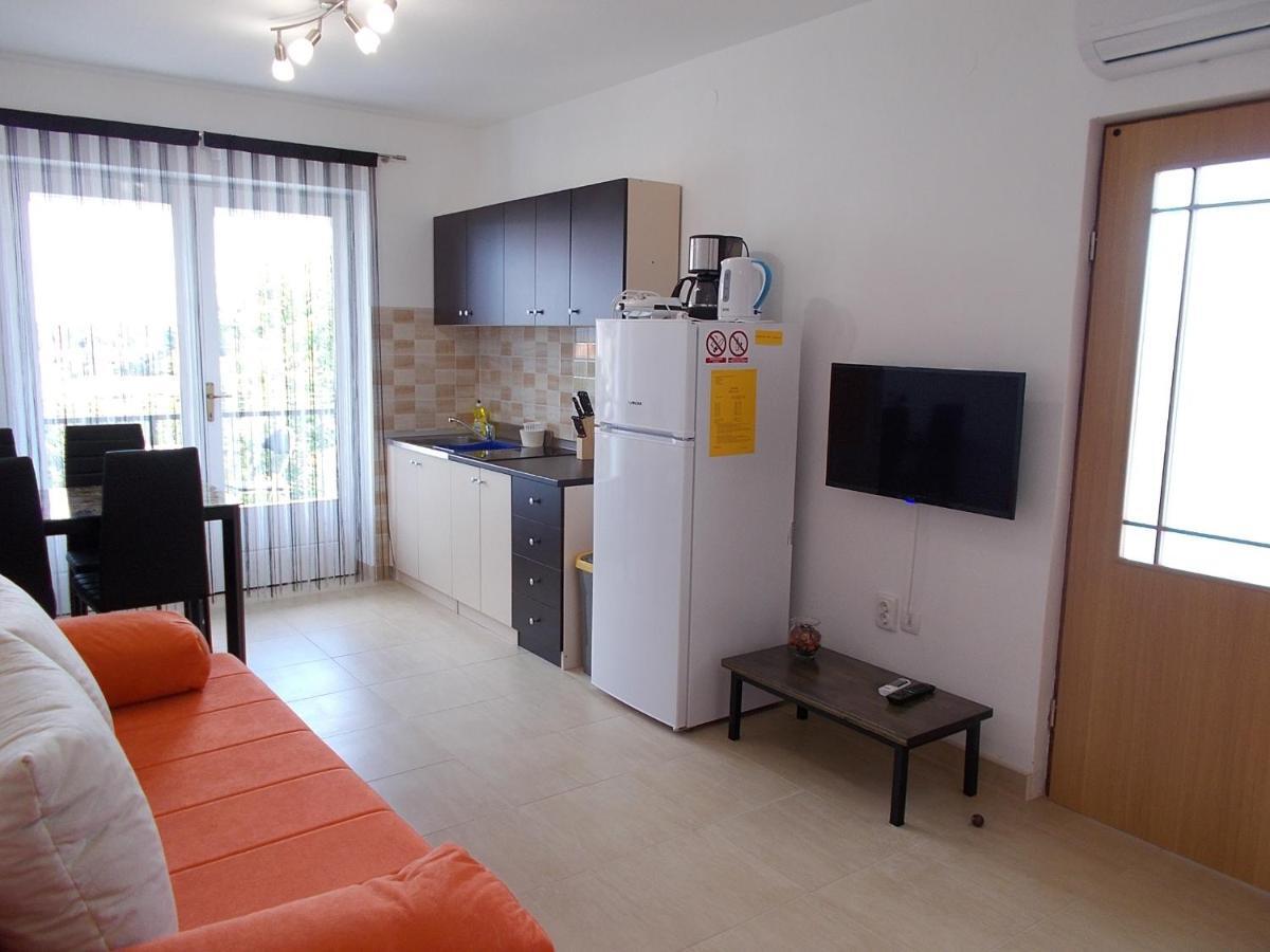 Apartment Oreskovic Krk Town Exterior photo